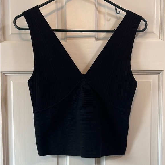 NWOT Banana Republic Ribbed Fitted Crop Tank Top with Double V Neck - Size Small - Picture 1 of 10
